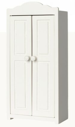 Mouse – Wooden Closet