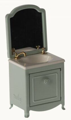 Mouse – Sink Dresser