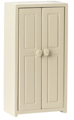 Mouse – Wooden Closet
