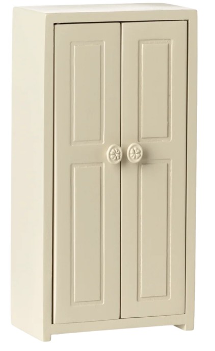 Mouse – Wooden Closet