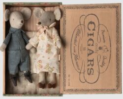 Grandma & Grandpa Mice in Cigarbox