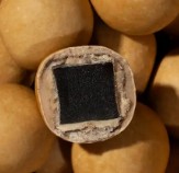 Limited Edition: Crispy Caramel Chocolate Coated Licorice - Lakrids by Bülow - Image 2