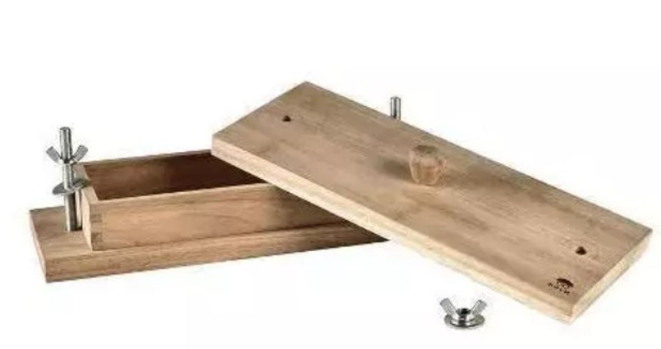 Rullepølse Presser - Acacia Wood