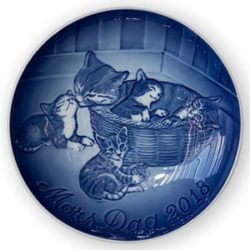2018 "Cat with Kittens"