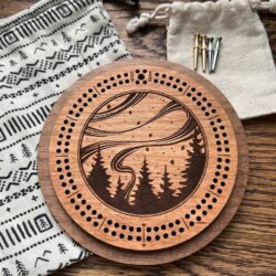 Northern Lights Cribbage Board w/ Draw-String bag