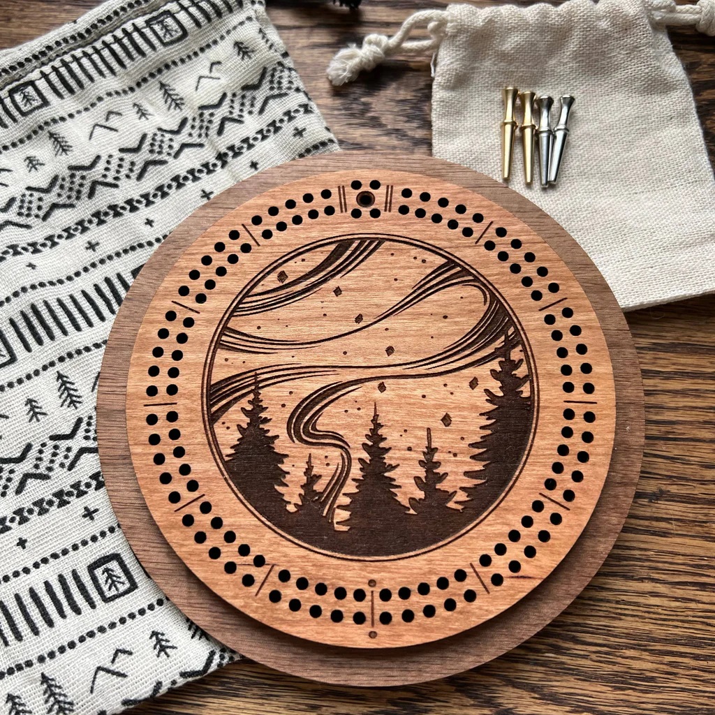 Northern Lights Cribbage Board w/ Draw-String bag